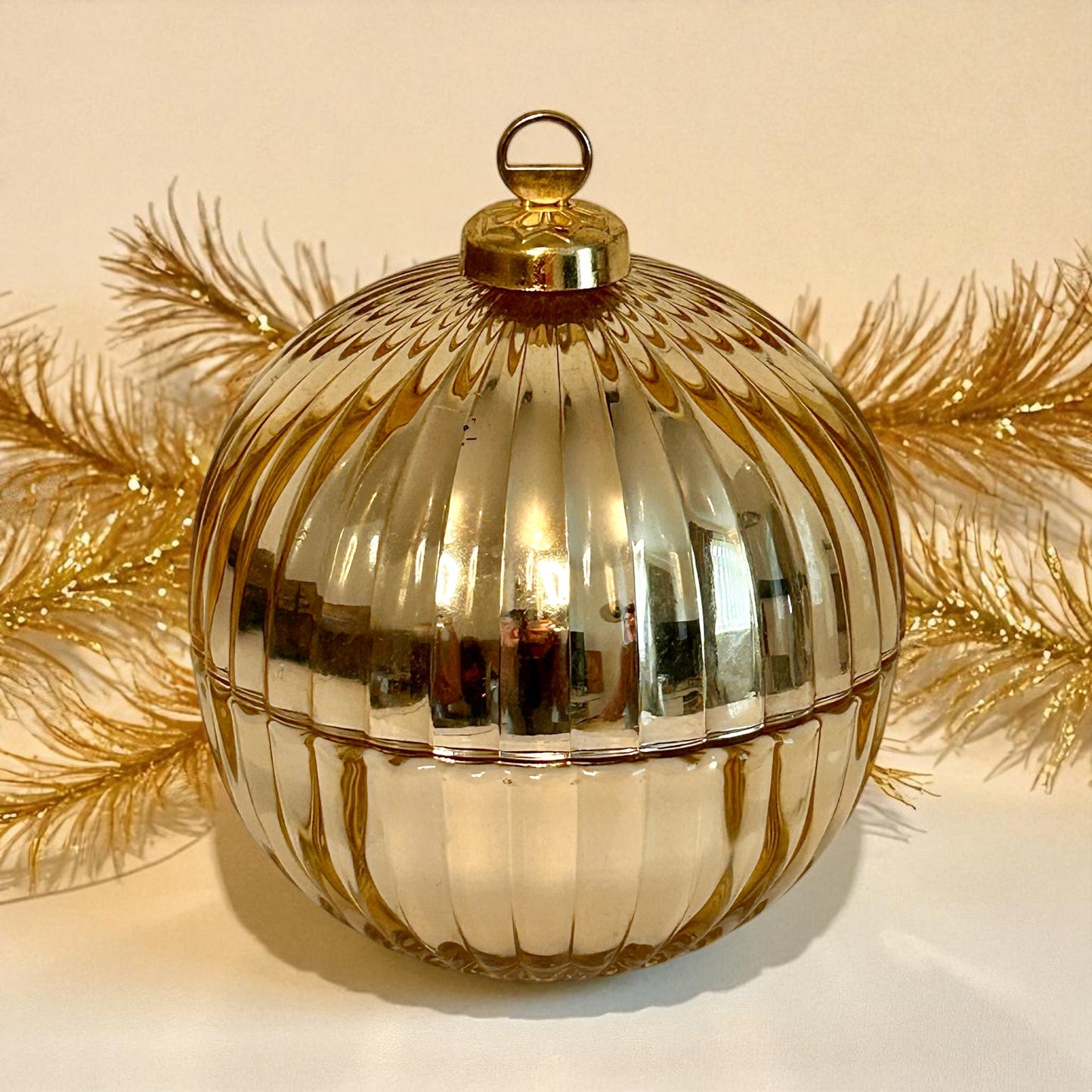 Festive Fizz - Champagne Gold Bauble Candle