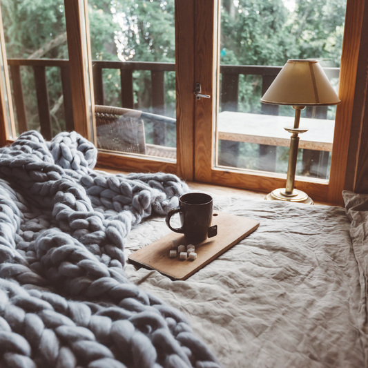 The Best Evening Rituals for Better Sleep (With Aromatherapy)
