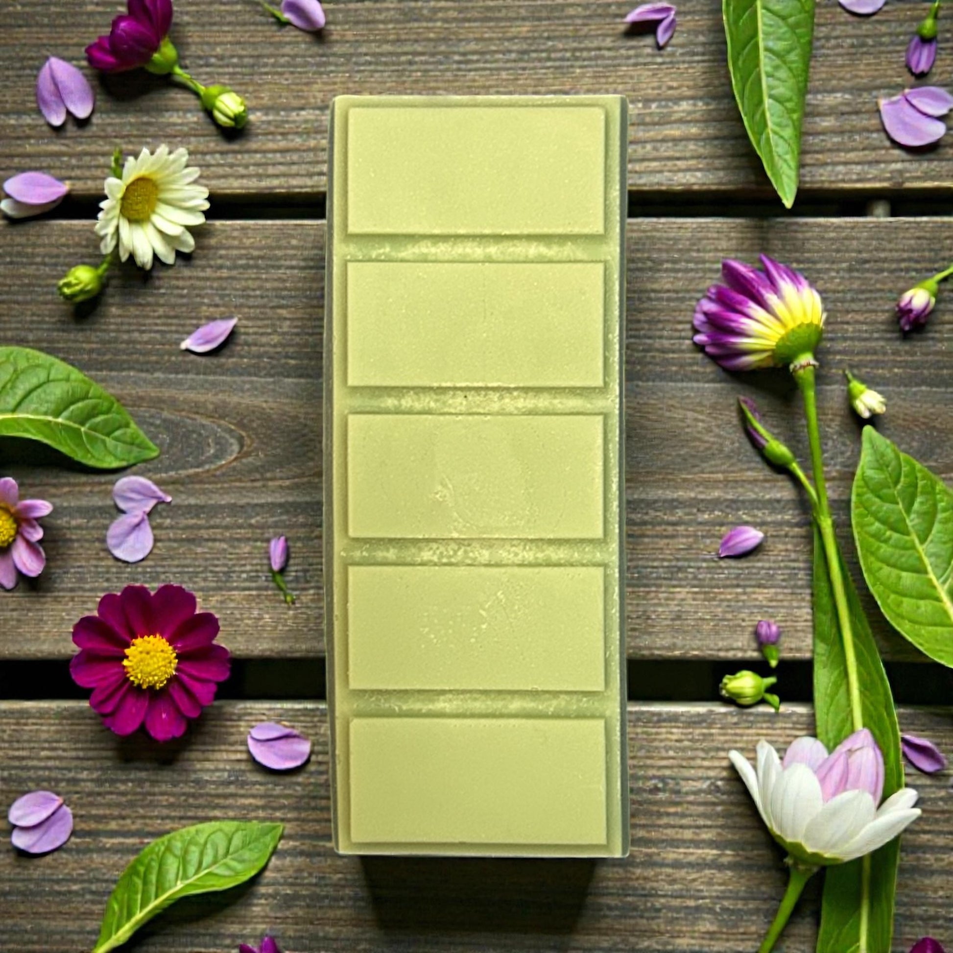 Country Garden snap bar made with natural essential oils, hand-poured for a clean, eco-friendly floral fragrance