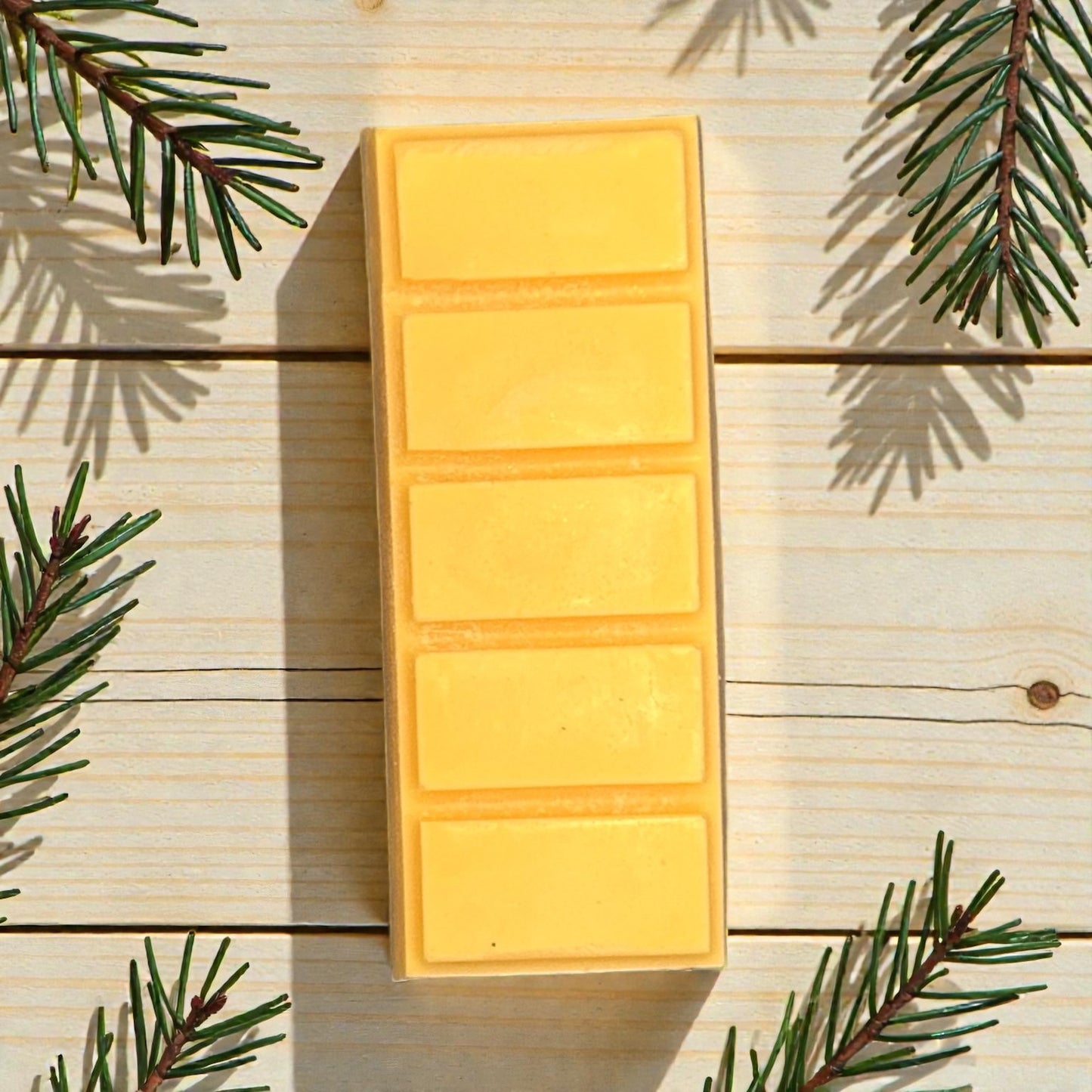 Summer Breeze wax melt snap bar displayed alone, featuring uplifting essential oils for a fresh and calming summer scent